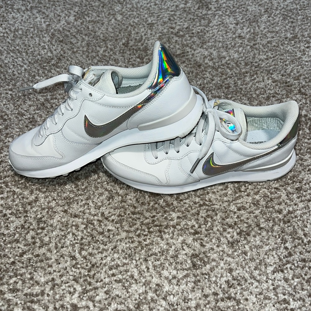 Nike internationalist